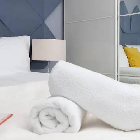 Platinum Tartaczna By Renters Apartamento *