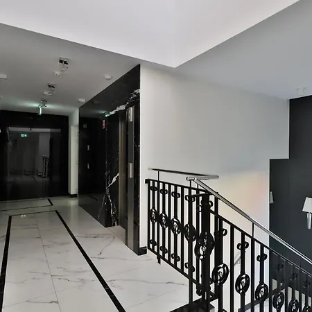 Platinum Tartaczna By Renters Apartamento *